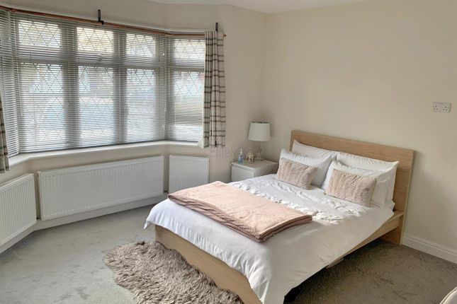 Thumbnail Room to rent in Langland Gardens, Croydon