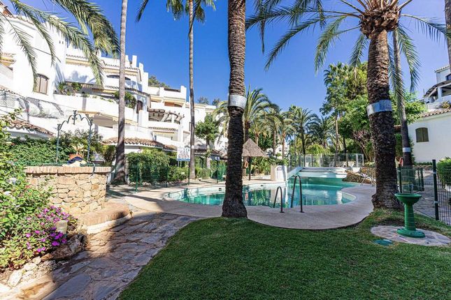 Thumbnail Apartment for sale in Elviria, Andalusia, Spain