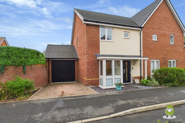 Ewemove Estate Agents Basingstoke - The Coach Road