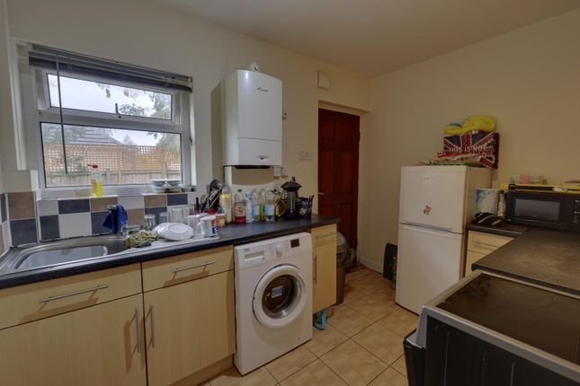 55, Redesdale Gardens, West Yorkshire photo 4