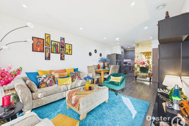 Flat 2, Aldenham Court, Edgware photo 2