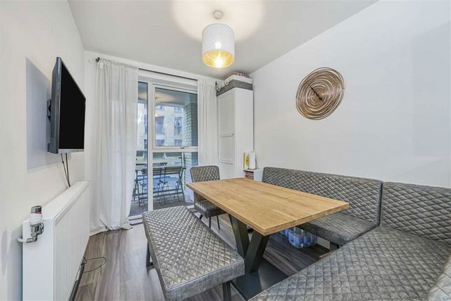 Flat 14, Farlow House, 115, Loughborough Park, London photo 4