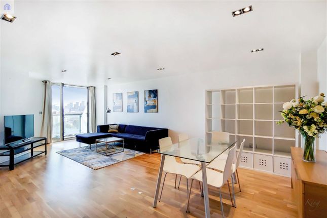Flat for sale in City Tower, Limeharbour, London