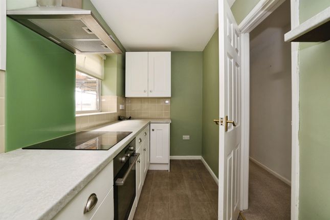 Flat 1, Elm Court, Elm Grove Road, Salisbury photo 4