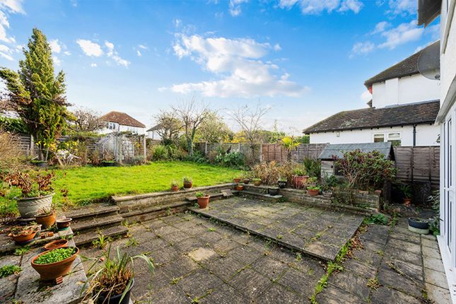 16 Hambledon Hill, Epsom photo 4