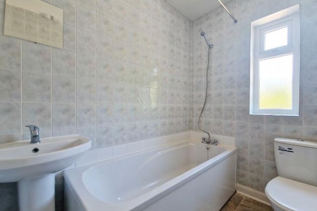 35, Evelyn Avenue, Coventry photo 2