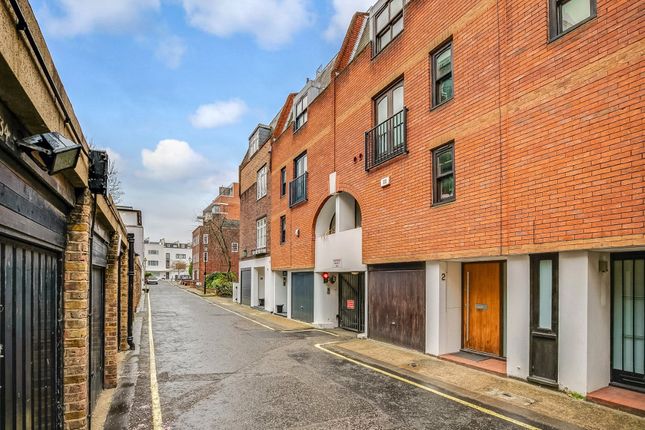 Mews house for sale in St. James's Terrace Mews, St Johns Wood, London