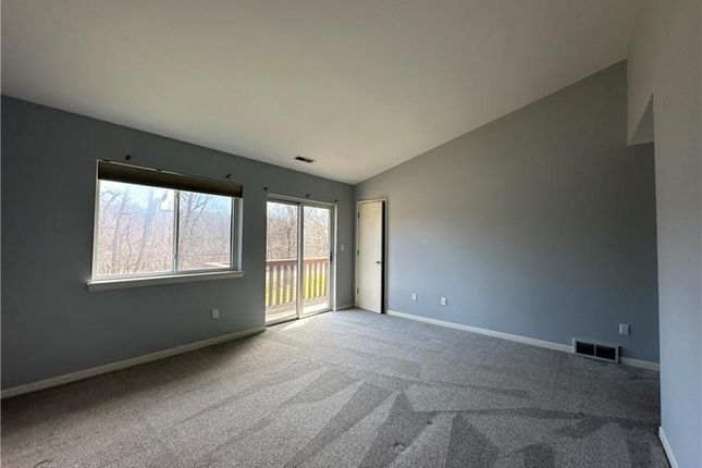 Town house for sale in 163 Swan Lane, Poughkeepsie, New York, United States Of America