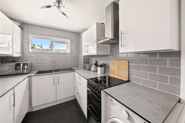 61, Peerless Drive, Uxbridge photo 4