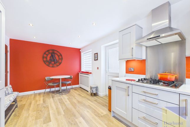 8, Walton Gardens, Hutton photo 4