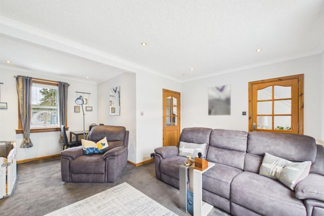 14, Davidson Crescent, Blairgowrie photo 3