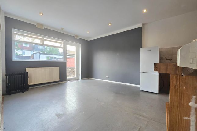 59b, Elgin Road, Ilford photo 2