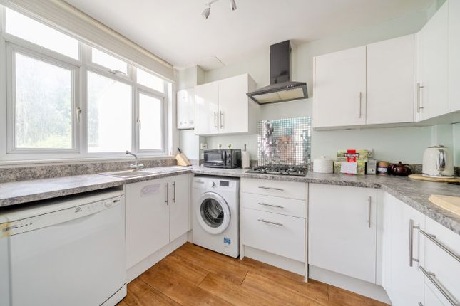 54, Abbott Avenue, London photo 4