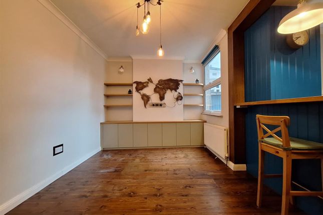 112, Marvels Lane, London photo 3
