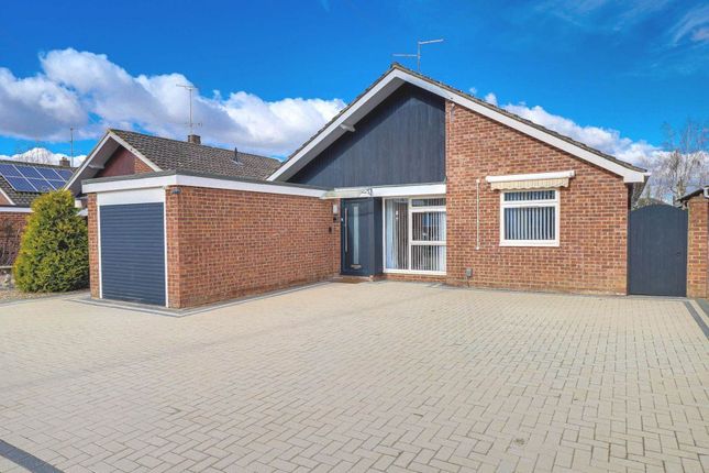 Thumbnail Detached bungalow for sale in Tower Close, Emmer Green, Reading