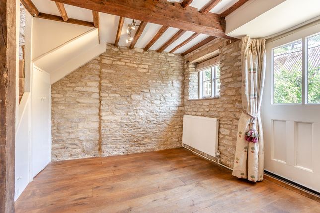 13 Main Street, Cirencester photo 4
