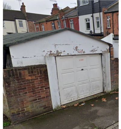 Parking/garage to let in Barrs Road, London