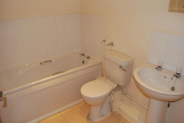 Flat 32, Coventry photo 3