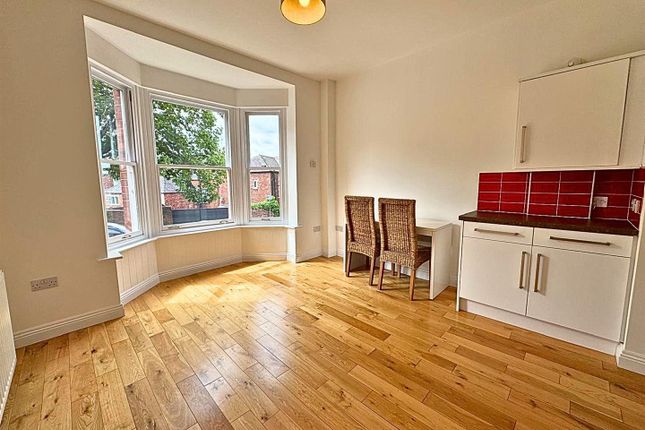 Flat 1, 1-3, Carline Road, Lincoln photo 2
