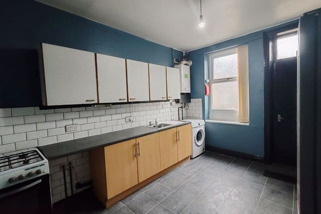 31, Lower Fitzwilliam Street, Huddersfield photo 4
