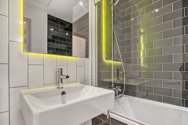 Flat for sale in Echo Court, 21 Admiralty Avenue, London