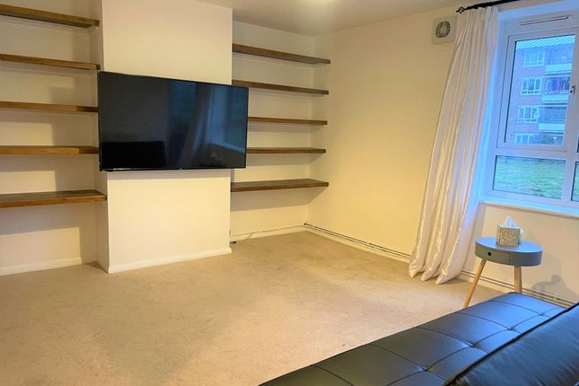 Flat to rent in Leigham Court Road, London