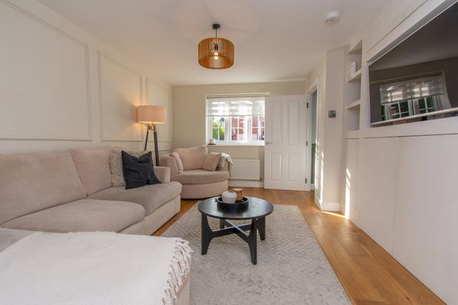 6, Beacon Close, Leicester photo 4