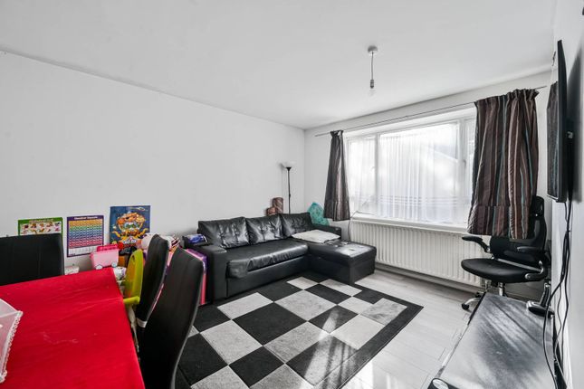 Flat for sale in Southbrook Road, Lee, London