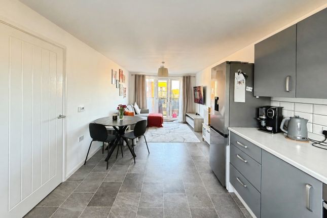 Flat 7, 8, Cyprus Road, Camberley photo 3