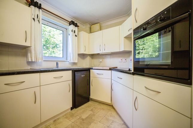 9, Merryfield Court (Tonbridge), Tonbridge photo 3