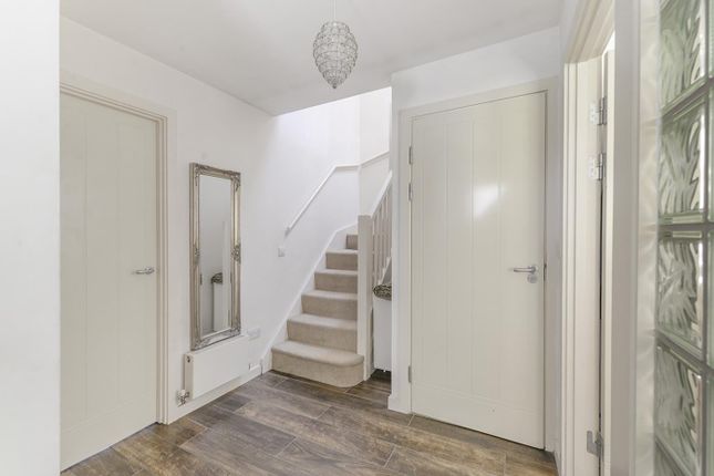 21, Edgar Close, Kings Hill photo 4