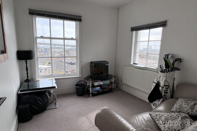 11 32, East Cliff, Dover photo 3