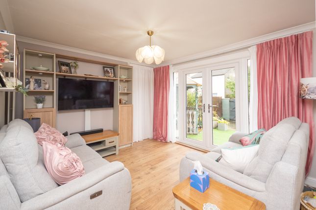31, Cedar Road, Cumbernauld photo 2