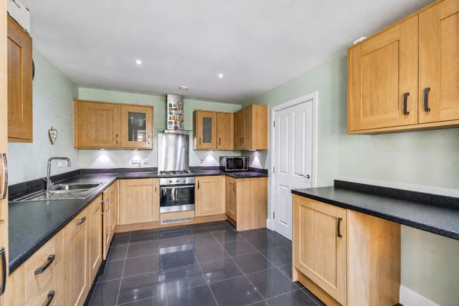 4, Strobel Drive, Northampton photo 4