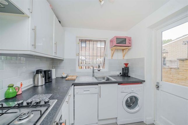 2, Trothy Road, London photo 4