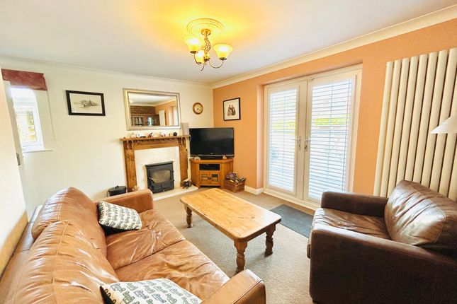 2 Springfield Avenue, Lymm photo 2