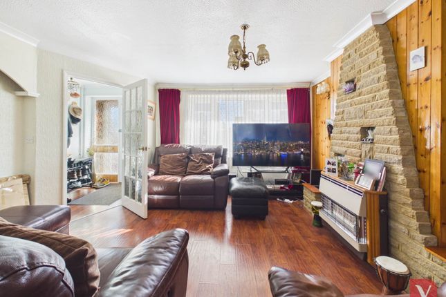 312, Turnpike Drive, Luton photo 3