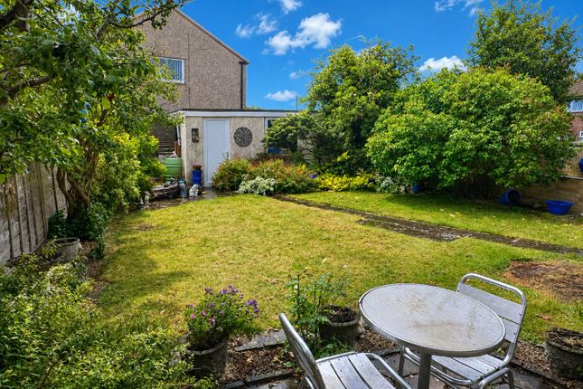 13, Weyhill Close, Swindon photo 2