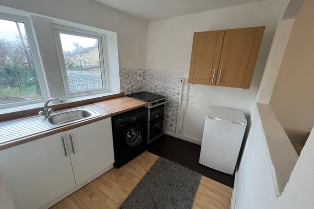 Studio to rent in Lowtown, Pudsey