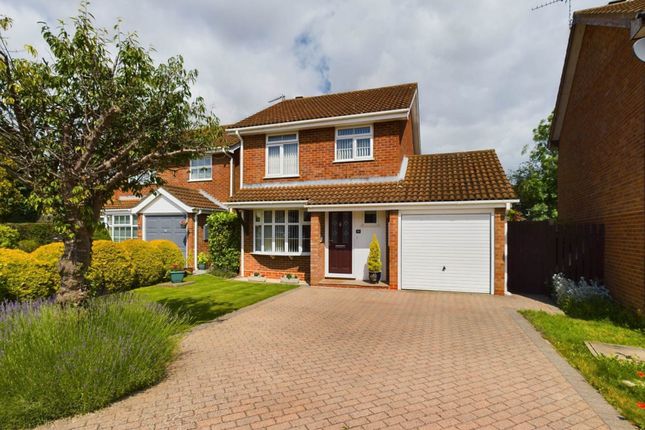 Thumbnail Detached house for sale in Nash Close, Stoke Grange, Aylesbury