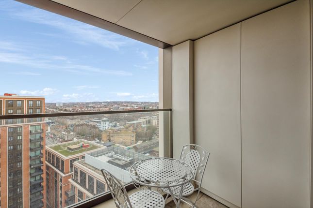 Flat to rent in Westmark Tower, West End Gate, London