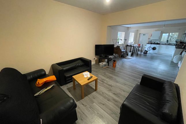 18 Westbourne Road, Manchester photo 2