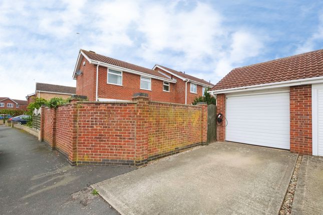 15, Simons Close, York photo 3