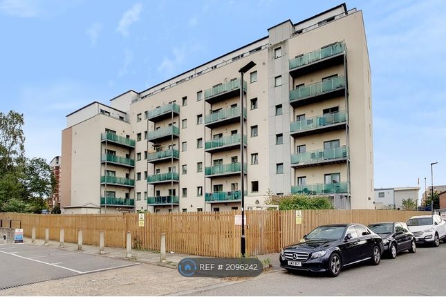 Thumbnail Flat to rent in Bellvue Court, Hounslow