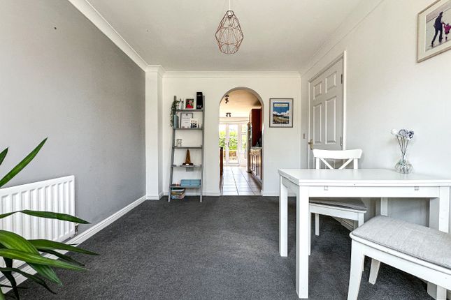83 Burge Meadow, Cotford St. Luke, Somerset photo 3