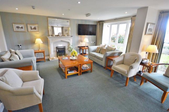 Flat for sale in Awdry Court, St. Nicolas Gardens, Birmingham