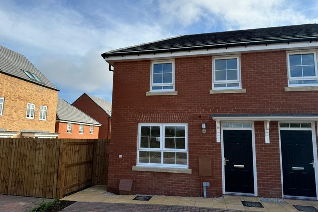 3-bed house on 13, Ringlet Close, Worksop, £1,000/mo