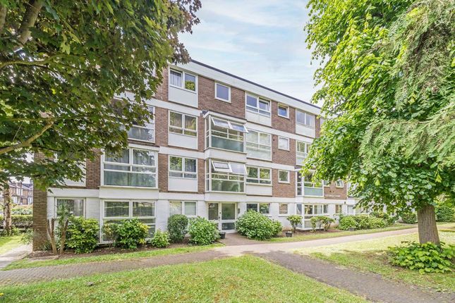 Thumbnail Flat to rent in Fairfield South, Kingston Upon Thames