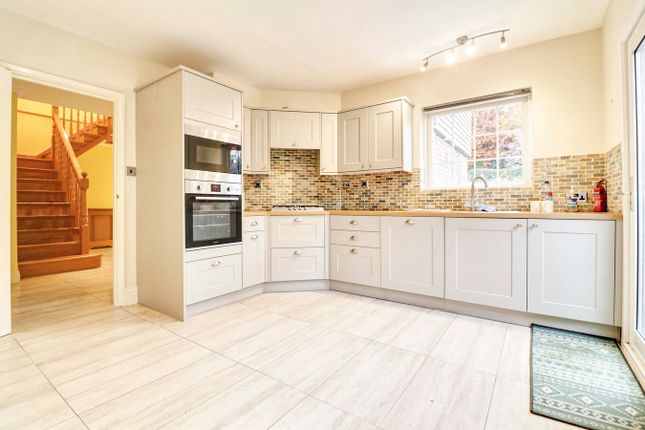 30, Brook Lane, Sawbridgeworth photo 3