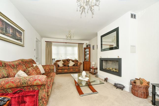 23, Morgans Road, Calne photo 3